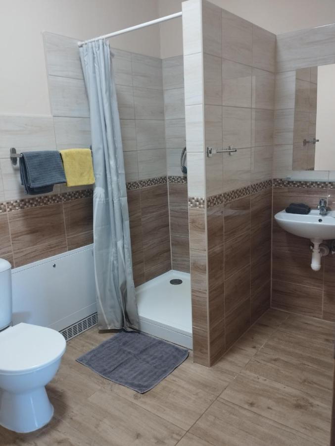 Apartmany Audy 2 Mníšek pod Brdy Exteriör bild